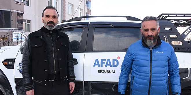 AFAD gönüllüleri kaza yapmalarına rağmen karlı yolları aşıp depremzedelere ulaşmış