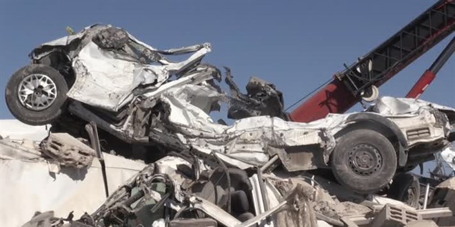Nurdağı'ndaki ikinci el oto alım-satım merkezinde büyük tahribat