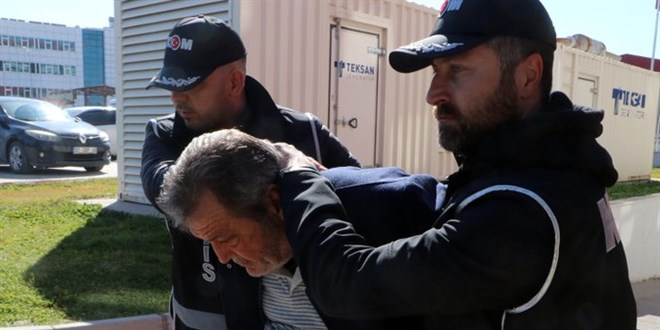 Apartmanın yıkılmasına 'Mukadderat' diyen müteahhidin diğer binası da ağır hasarlı
