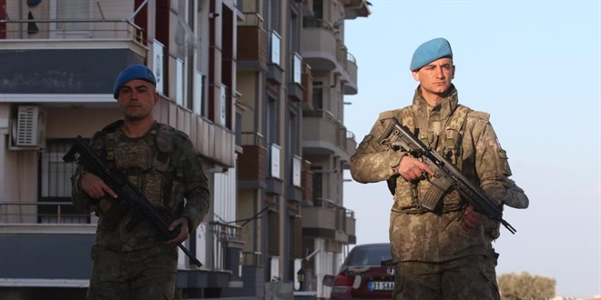 Komandolar Hatay sokaklarında