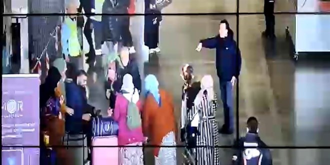 Soluk borusuna yemek takılan depremzedeyi 'Heimlich' manevrası kurtardı