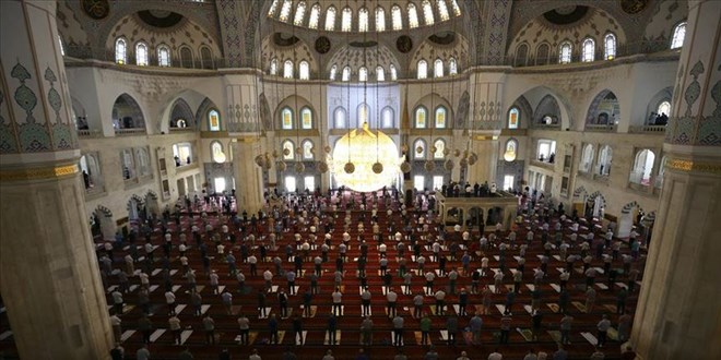 Diyanet'ten 'Cuma Namazı' ve 'Miraç Gecesi' düzenlemesi