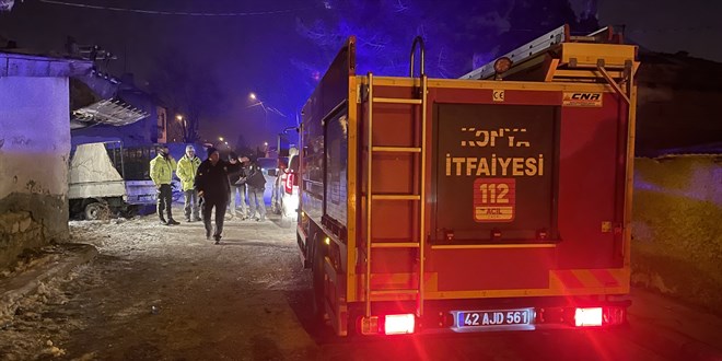 Konya'da yangın çıkan evde çöken çatının altında kalan 7 depremzede öldü