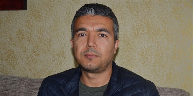 Akademisyen, sınavı arkadaşı yapınca yıkılan evinin enkazında kalmaktan kurtuldu