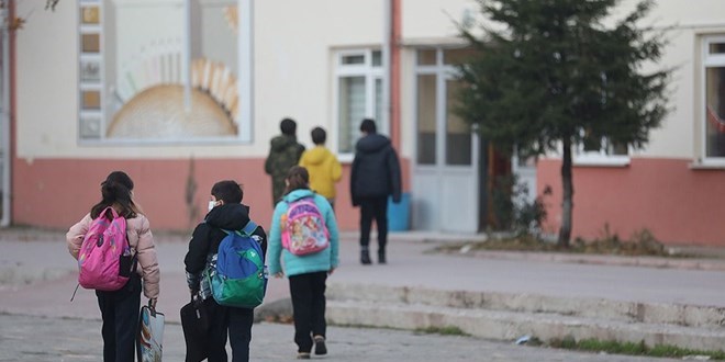 Deprem nedeniyle ara verilen okullar ne zaman açılacak?