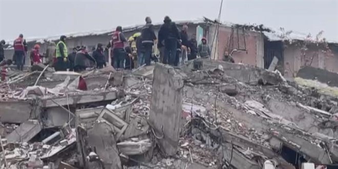 Malatya'da deprem soruturmasnda 25 kii tutukland