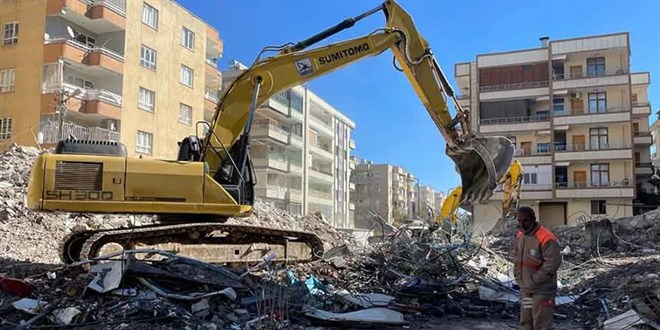 İstismarcılar 'yakınım enkazda' diyip kasa aratmışlar