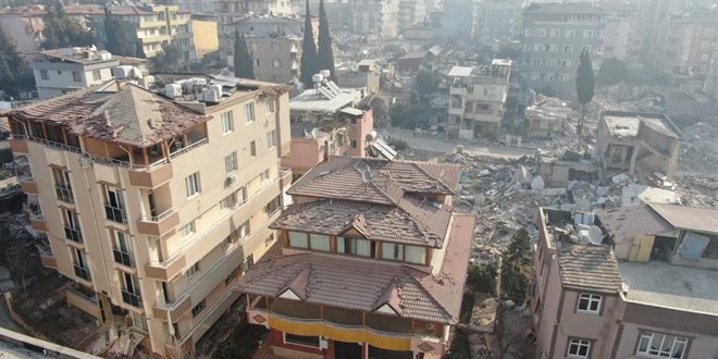 Bu mahallede sadece iki bina hasar almadı