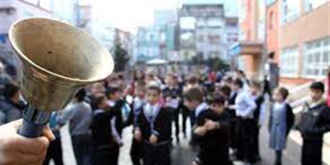 Depremin ardından 71 ilde ikinci dönemin ilk zili yarın çalacak