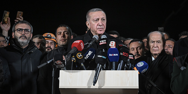 Erdoğan, Kahramanmaraş ziyaretinde depreme yakalandı