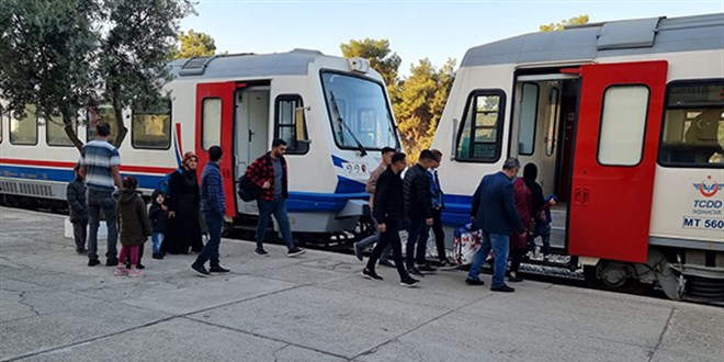 Adana-Mersin-Adana bölgesel tren seferleri yeniden başladı
