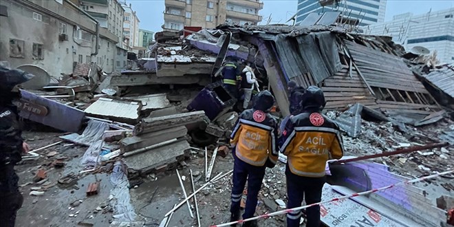 Depremlerde bilanço ağırlaşıyor: 42 bin 310 kişi hayatını kaybetti