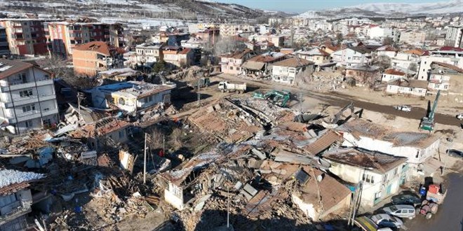 Doğanşehir'de 12 bin yapıdan 6 bini yıkıldı veya ağır hasar aldı