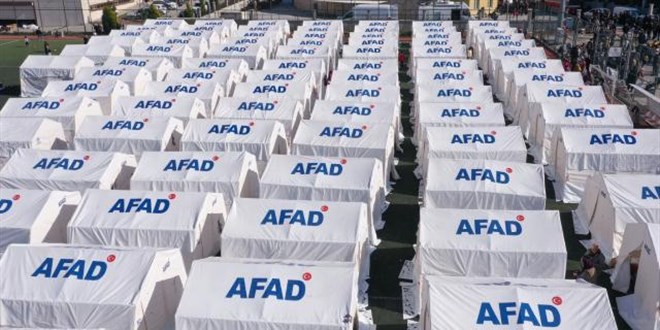 AFAD deprem bölgesinde 329 bin 382 çadır kurdu