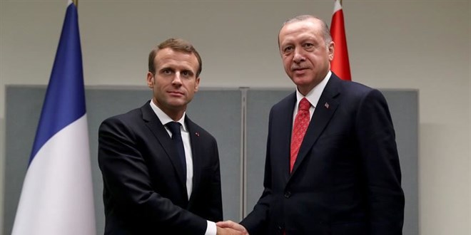 Erdoğan, Macron ile videokonferans görüşmesi yaptı