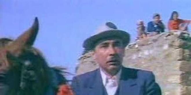 Hepimiz Kibar Feyzo filminden hat�rl�yorduk! Deprem onu da y�kt�!