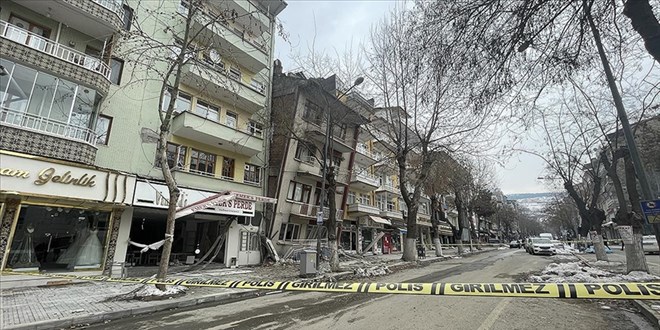 Yeilyurt'taki 5,6 byklndeki art depremde 2 kii hayatn kaybetti