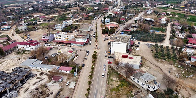 Depremde tek bir binanın bile yıkılmadığı ilçede nüfus ikiye katlandı