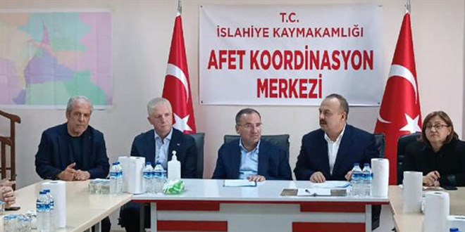 Bakan Bozdağ: Enkaz kaldırılması için titiz süreç işliyor