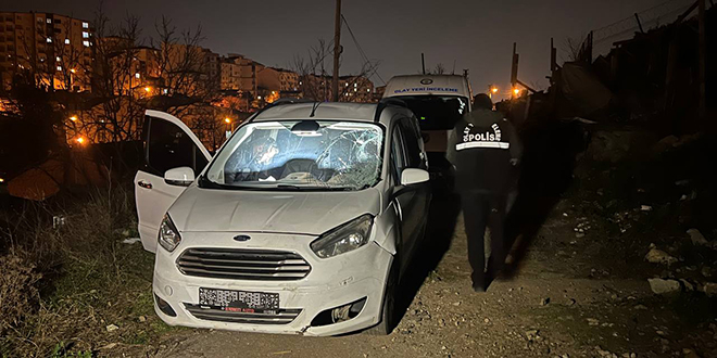 Denetimden kaçan aracın çarptığı polis, hastanede hayatını kaybetti