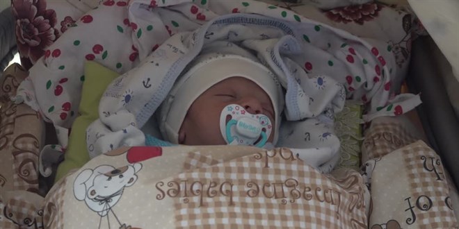 5 yıl bekledikleri bebek depremzede çifte 'Umut' oldu