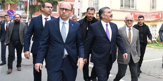 Bakan Koca, İstanbul'daki kamu hastanelerinin başhekimleriyle bir araya geldi