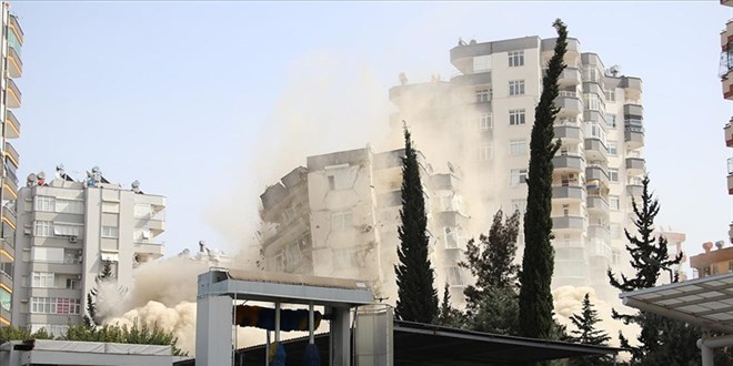 Müteahhit çürük raporu aldı, depremde sağlam çıktı