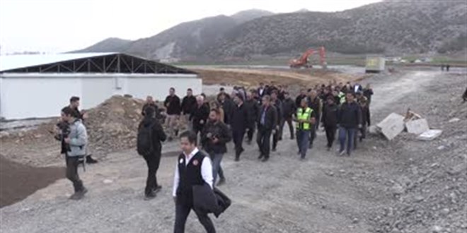 Bakan Kurum, Nurdağı ve İslahiye ilçelerinde incelemelerde bulundu