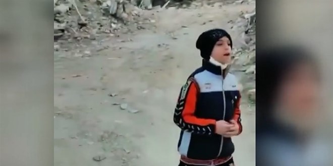Enkaz başında Kur'an okuyan Ahmet hafızalara kazındı