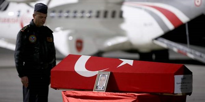 Şehit Albay'ın emekliliğini dondurduğu ve deprem bölgesine gönüllü gittiği belirtildi