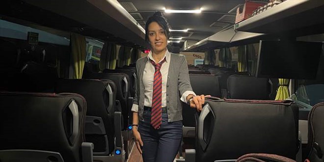 Zonguldak'ta hosteslik yaptığı şehirlerarası otobüsün kaptanı oldu