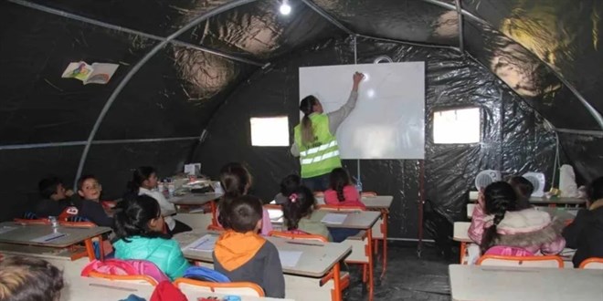 Deprem bölgesinde tüm öğrencilerin eğitime erişimi sağlanacak