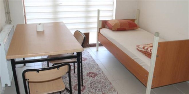 Riskli olduğu belirlenen İTÜ kız yurdu boşaltıldı