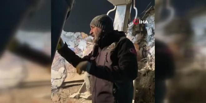 23 yakının acısını yüreğine gömdü, öğrencilerini sınava hazırlıyor