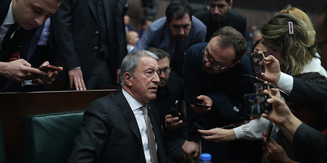 Bakan Akar'dan 'ABD'nin Karadeniz'de düşen İHA'sına ilişkin açıklama