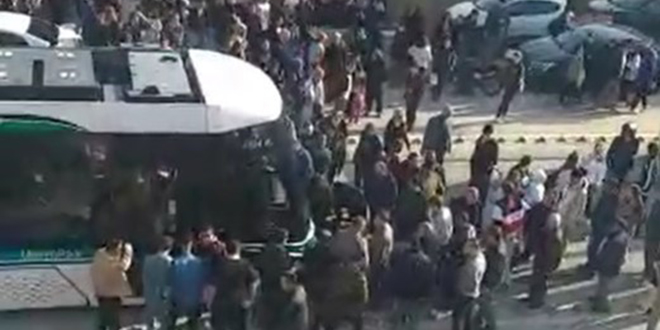 Okuldan ��kan ��renci tramvay alt�nda kald�