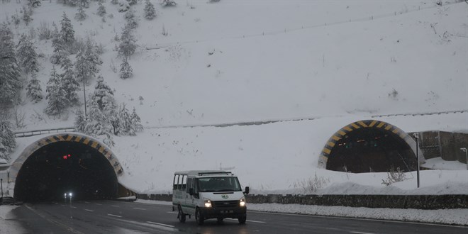 Bolu Dağı'nda sis etkili oluyor