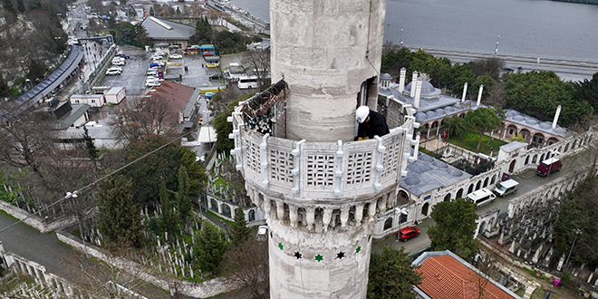 Mahyalar as�lmaya ba�land�