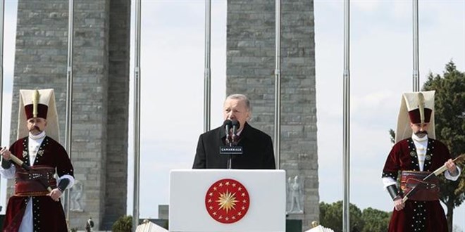 Erdoğan: Depremin yaralarını ancak Çanakkale ruhunu dirilterek sarabiliriz