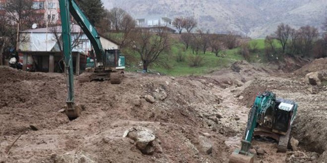 Selde kaybolan anne ve kızını arama çalışmaları sürüyor