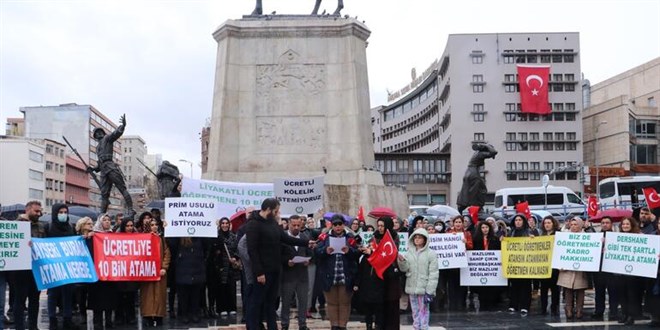 Ücretli öğretmenlerden 'kadro' talebi: Deprem bölgesinde çalışmaya hazırız