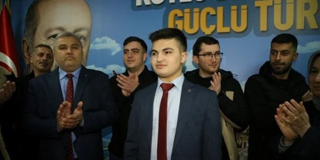 Lise öğrencisi aday adaylığı başvurusu yaptı