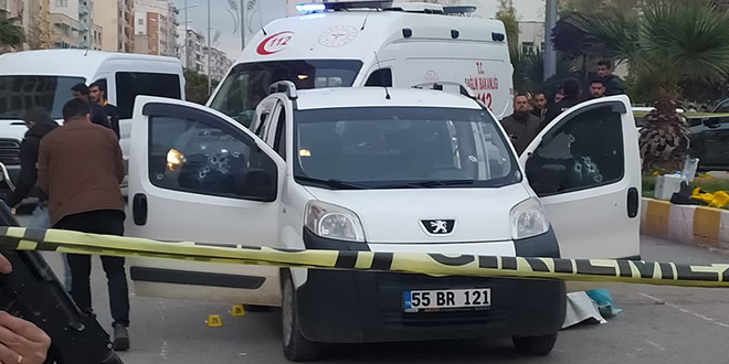 Mardin'de bir araca düzenlenen silahlı saldırıda 2 kişi öldü