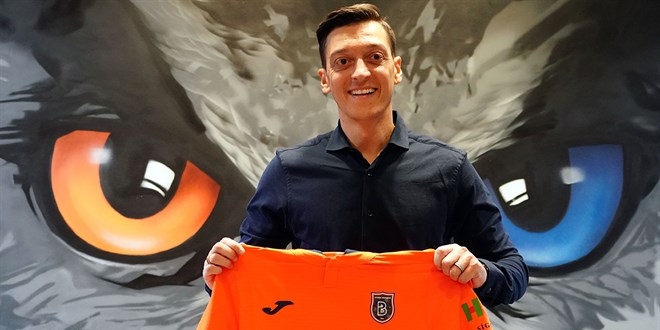 Mesut Özil'den futbolu bırakma kararı