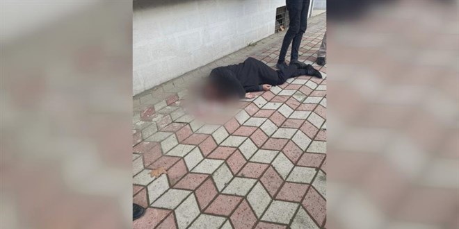 Camideki tartışma kanlı bitti: 1 ölü