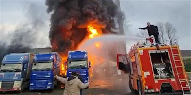 ÇAYKUR'a ait Çay Fabrikası'nda yangın