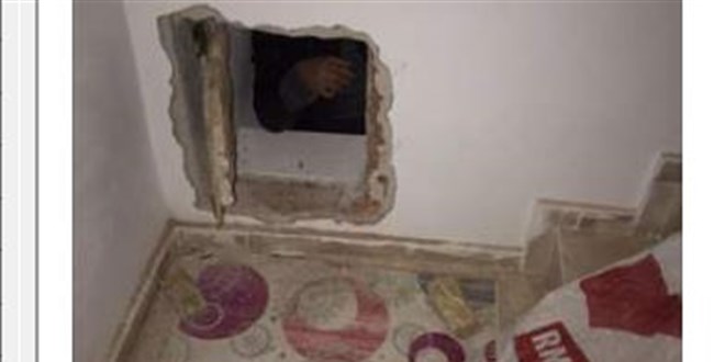 Antalya'da aranan hükümlü evindeki gizli bölmede yakalandı
