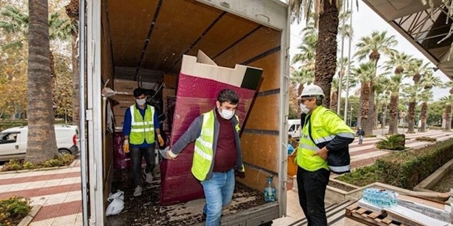 İstanbullu eşyayı depoya kaldırıp sağlam eve geçiyor