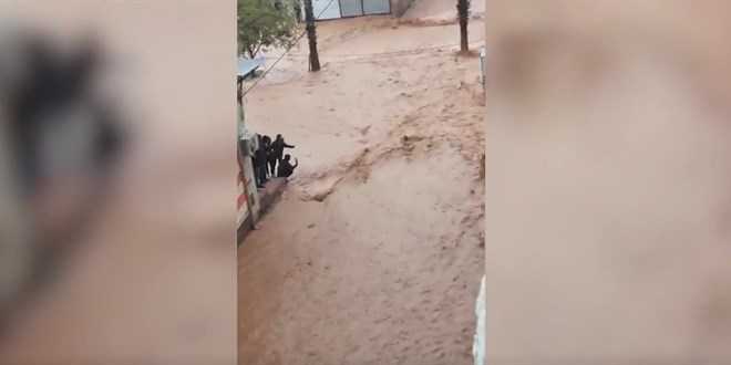Şanlıurfa'da sağanak etkili oldu
