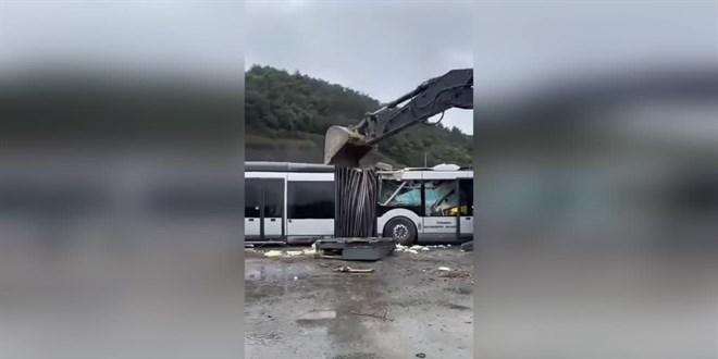 İBB'den 'metrobüsün parçalanması' görüntülerine ilişkin açıklama